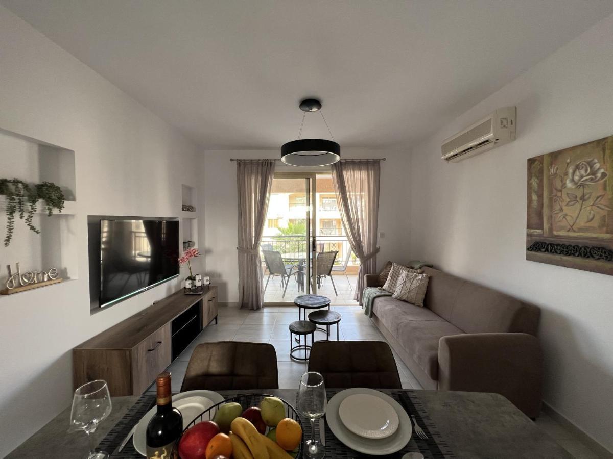 Ferienwohnung Royal-Seacrest Paphos-Center Vip Exterior foto