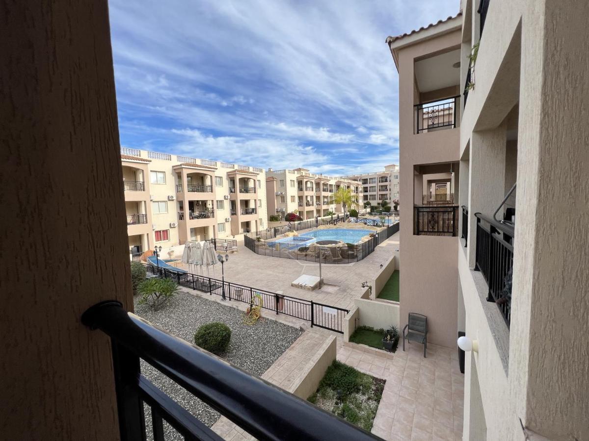 Ferienwohnung Royal-Seacrest Paphos-Center Vip Exterior foto