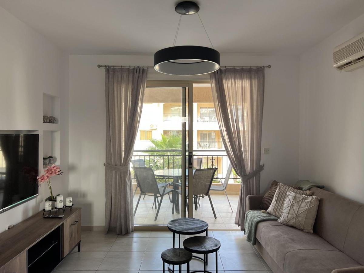 Ferienwohnung Royal-Seacrest Paphos-Center Vip Exterior foto