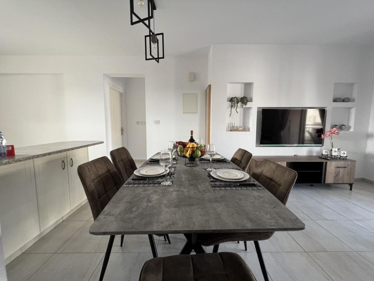 Ferienwohnung Royal-Seacrest Paphos-Center Vip Exterior foto
