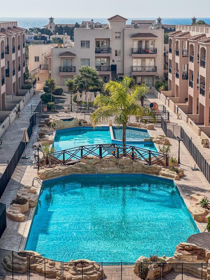 Ferienwohnung Royal-Seacrest Paphos-Center Vip Exterior foto