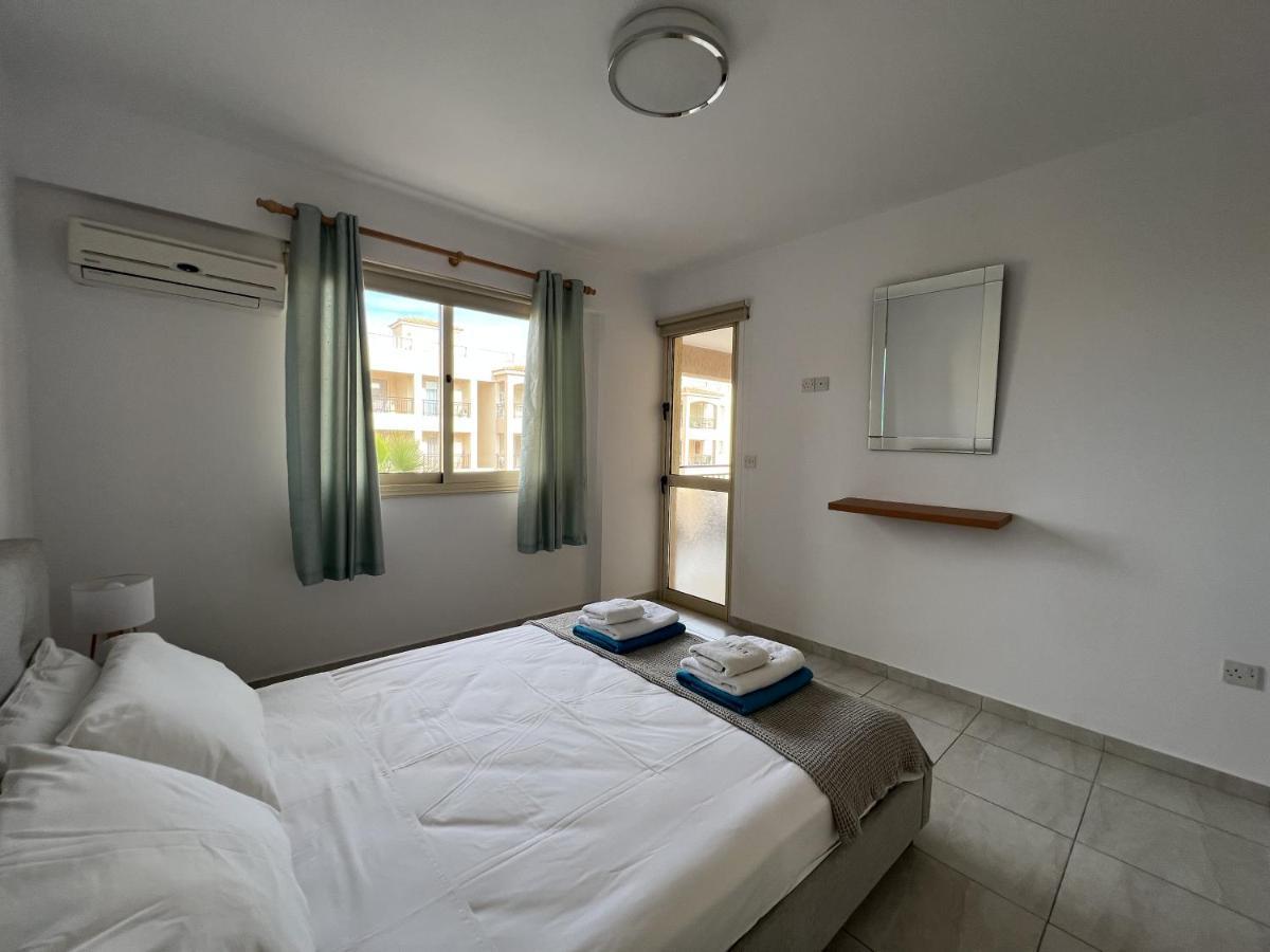 Ferienwohnung Royal-Seacrest Paphos-Center Vip Exterior foto