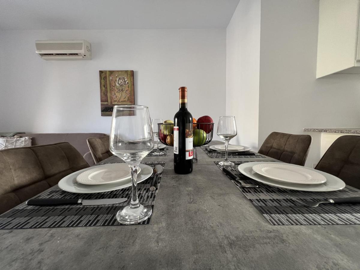 Ferienwohnung Royal-Seacrest Paphos-Center Vip Exterior foto