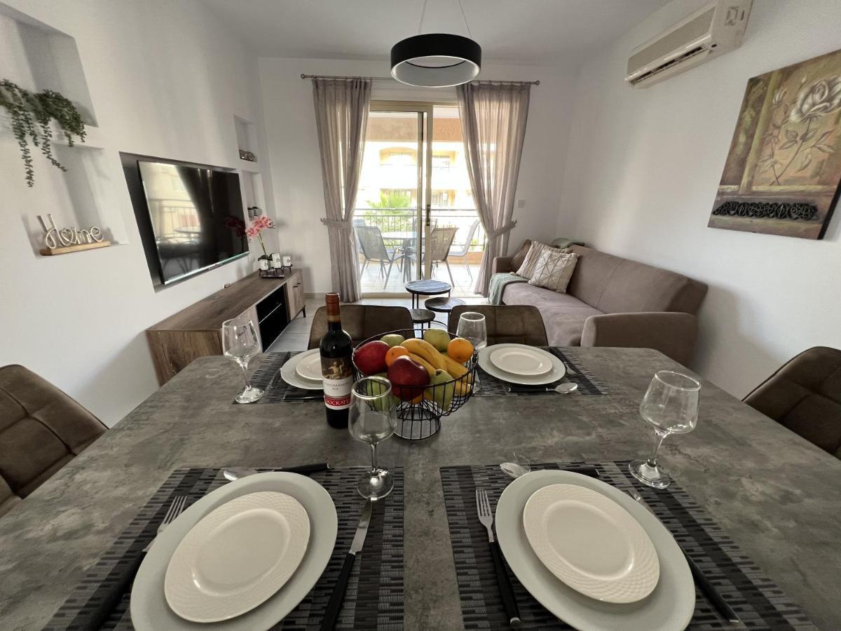 Ferienwohnung Royal-Seacrest Paphos-Center Vip Exterior foto